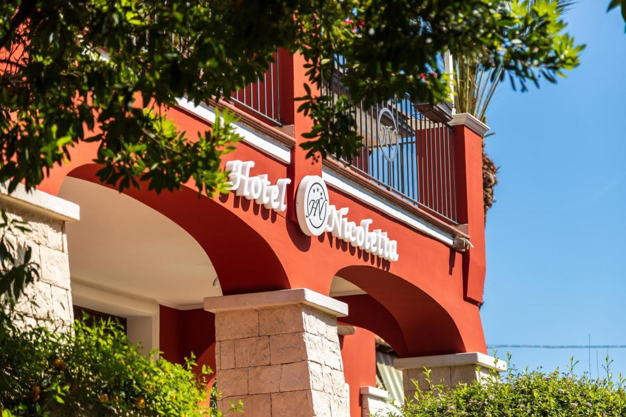 Hotel Nicoletta Санта Мария Наварезе Екстериор снимка