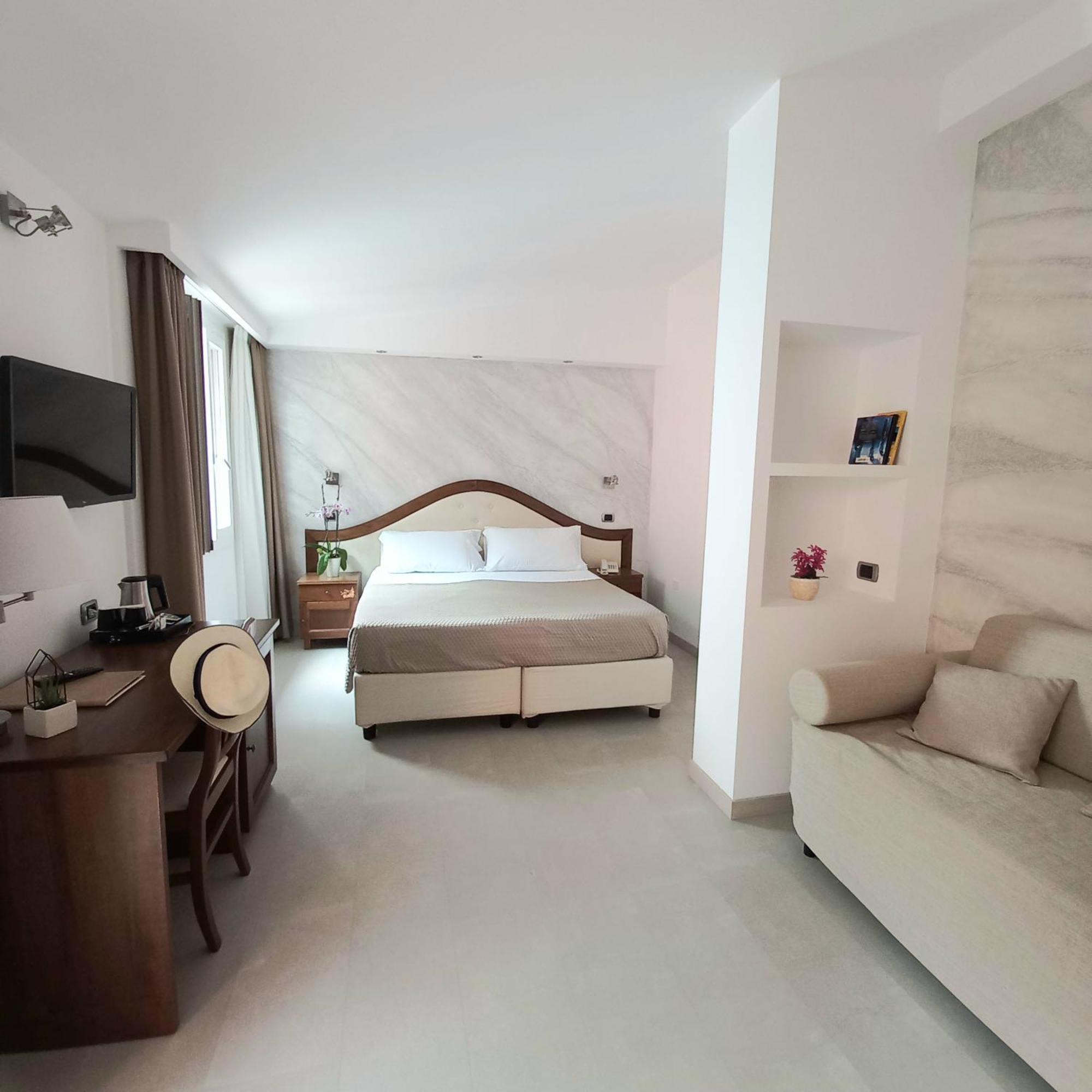 Hotel Nicoletta Санта Мария Наварезе Екстериор снимка