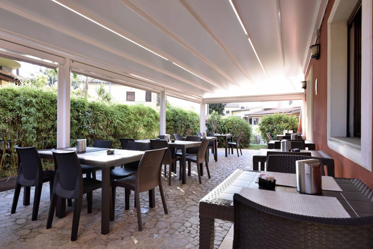 Hotel Nicoletta Санта Мария Наварезе Екстериор снимка